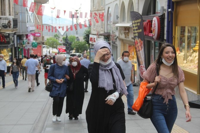 Insan Olana Laf Bir Kere Soylenir