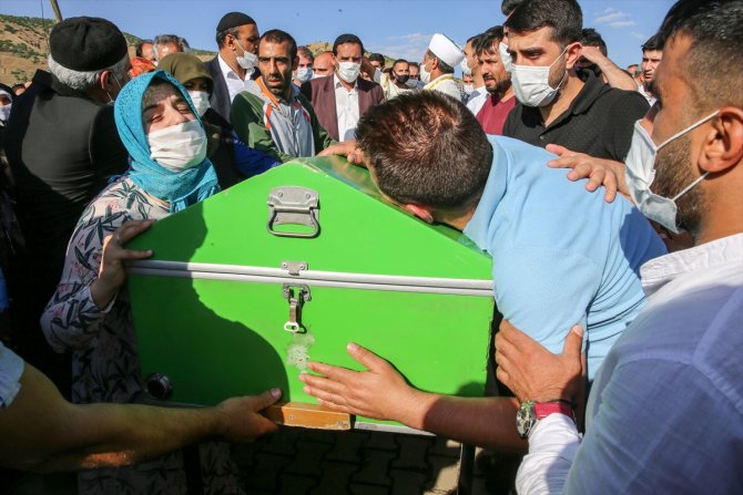 Bursa'da selde hayatını kaybeden 4 kişinin cenazeleri defnedildi