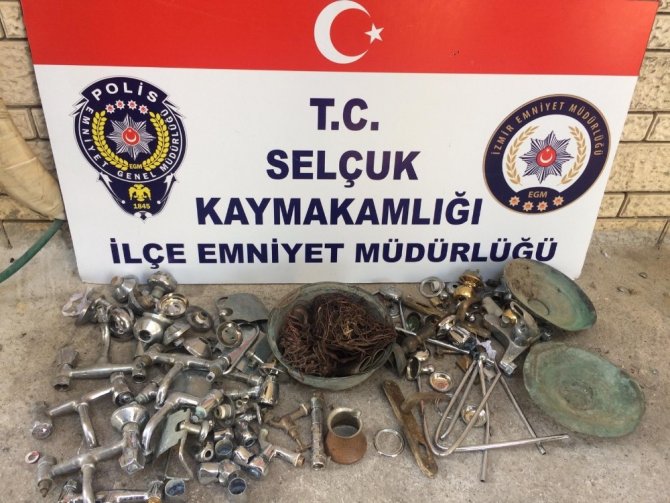 Selçuk’ta polis hırsızları kıskıvrak yakaladı