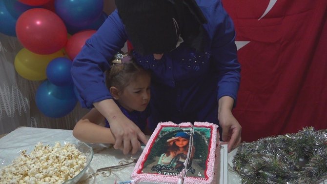 Şehit kızına doğum günü sürprizi