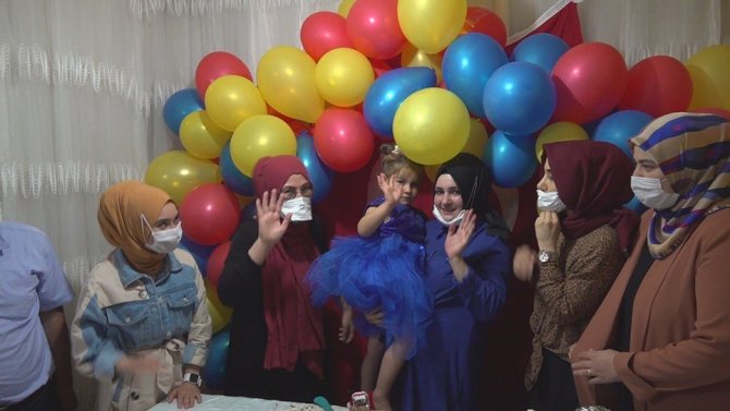 Şehit kızına doğum günü sürprizi