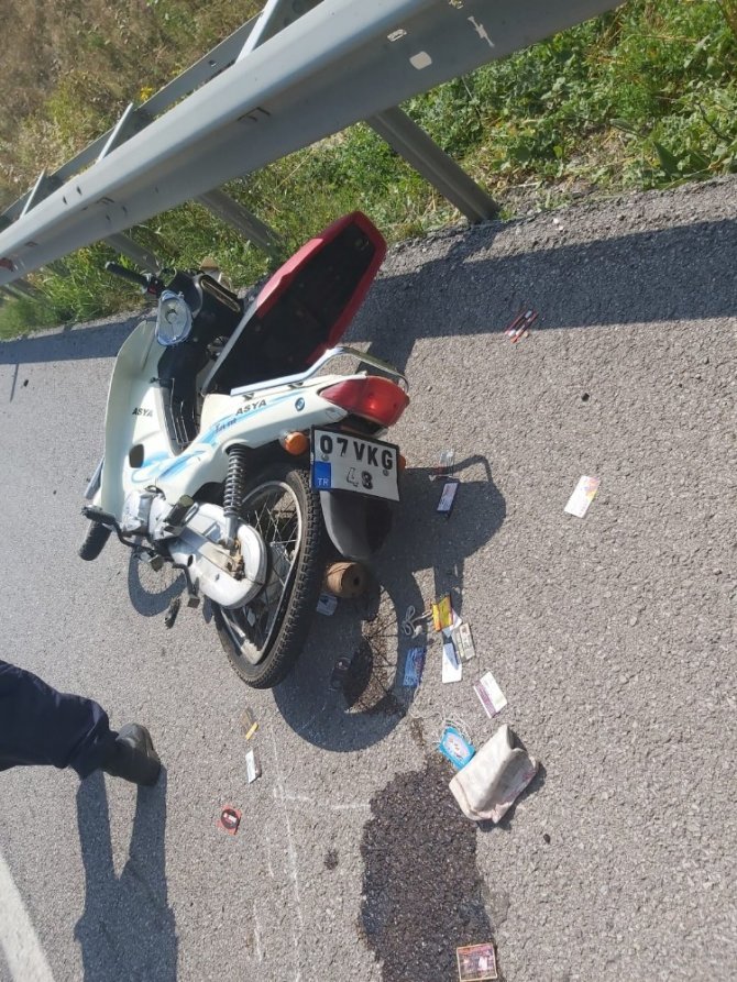 Motosiklet bariyerlere çarptı: 1 ölü, 1 yaralı