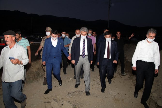 GÜNCELLEME - Erzincan'da dere taştı, 3 ahır ve 1 evde hasar oluştu