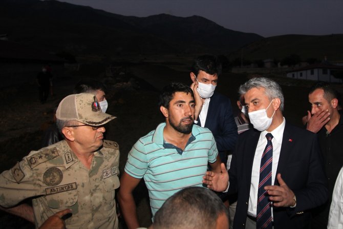 GÜNCELLEME - Erzincan'da dere taştı, 3 ahır ve 1 evde hasar oluştu