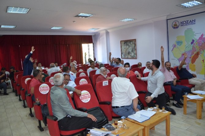 Kozan Belediye Meclisi’nde komisyon üyeleri belli oldu
