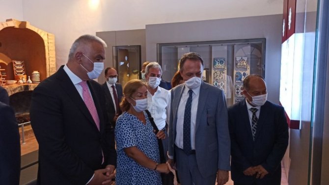 8 yıldır kapalı olan İznik Müzesi Bakan Ersoy’un katıldığı törenle açıldı