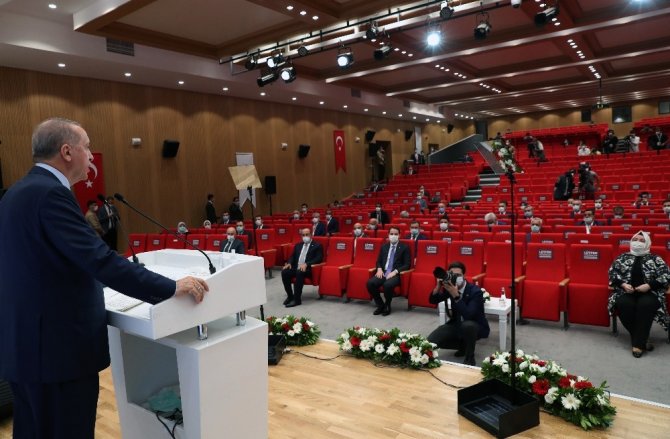 Erdoğan: “Salgının dünya ekonomisinde küçülmeye yol açtığı dönemde Türkiye’nin olumlu yönde ayrışacağına inanıyoruz”