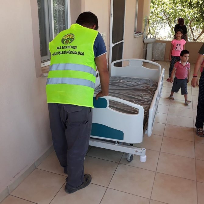 Kaş Belediyesi’nden hastalara yardım eli