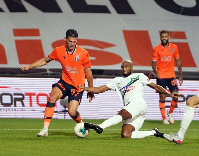 Süper Lig: Medipol Başakşehir: 0 - Denizlispor: 0 (İlk yarı)