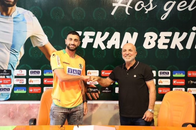 Alanyaspor, Efkan Bekiroğlu ile sözleşme imzaladı