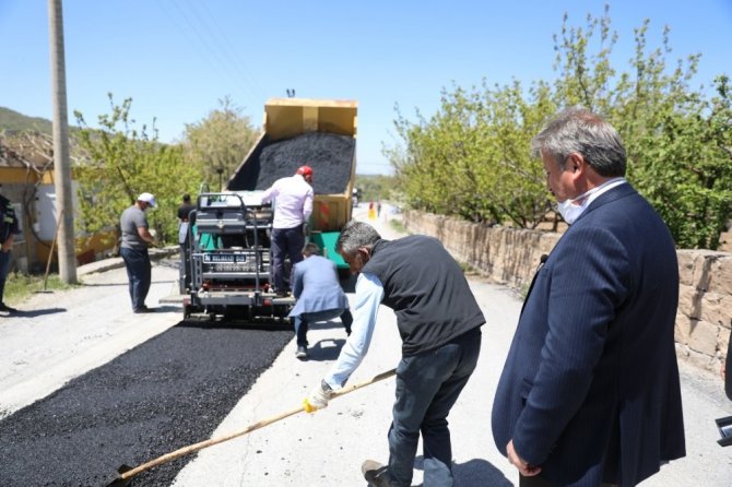 2020 yılını ağaçlandırma yılı ilan eden Melikgazi Belediyesi asfalt çalışmasında da rekor kırdı