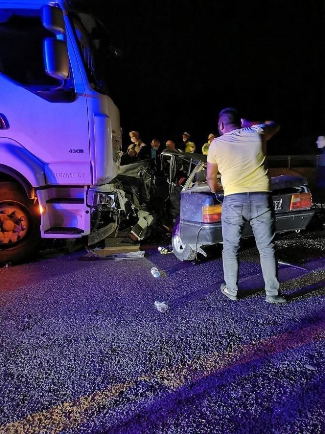 Kahramankazan’da feci trafik kazası: 2 ölü 1 ağır yaralı