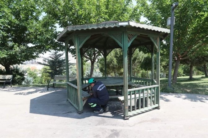 Şahinbey’de parklar dezenfekte ediliyor