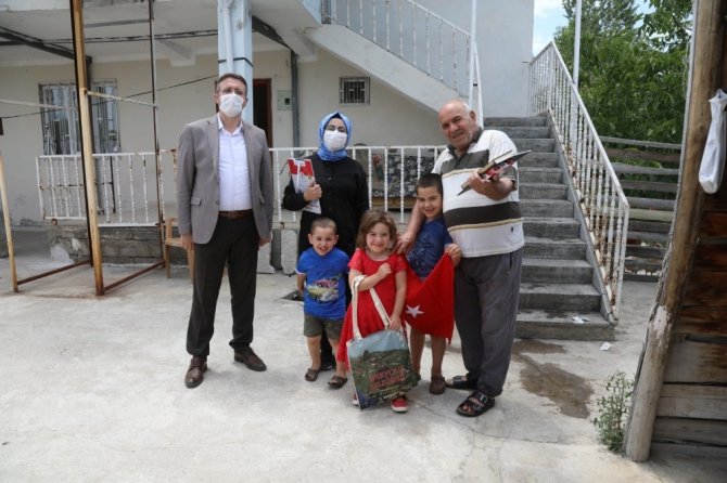 İpekyolu Belediyesinden şehit ve gazi ailelerine ziyaret