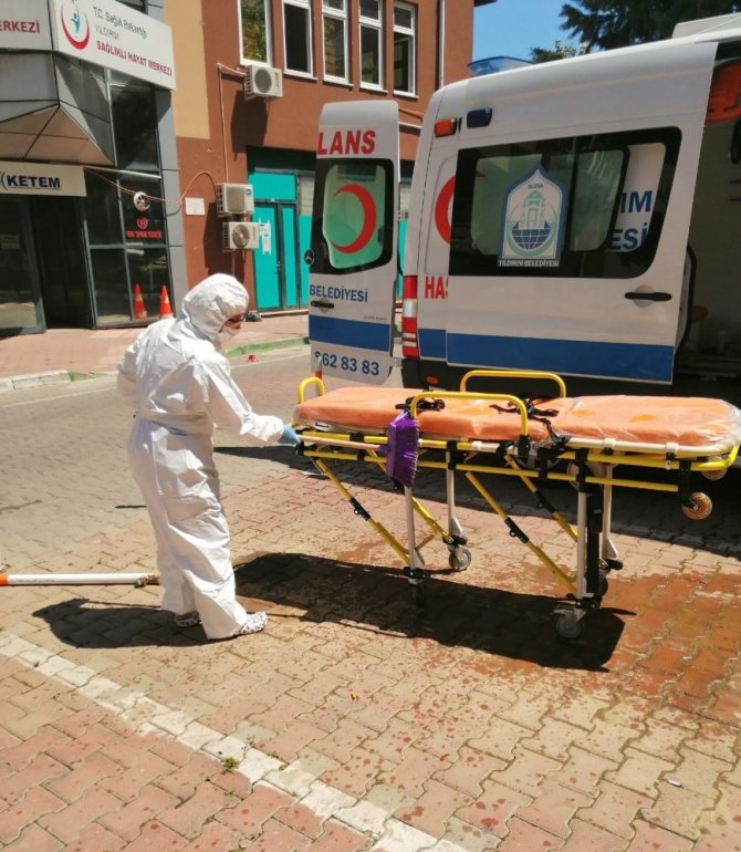 Korona virüse karşı ambulanslar dezenfekte ediliyor