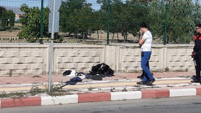 Otogar önünde unutulan bavul fünye ile patlatıldı
