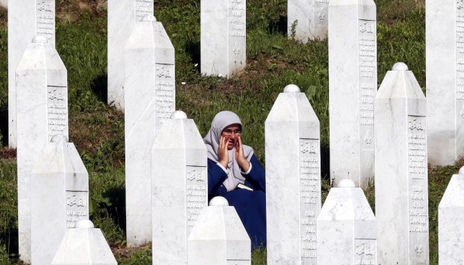 Srebrenitsa soykırımının 9 kurbanı toprağa verildi