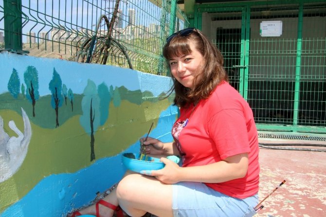 Çankaya’da barınağın duvarlarına sanatçı dokunuşu