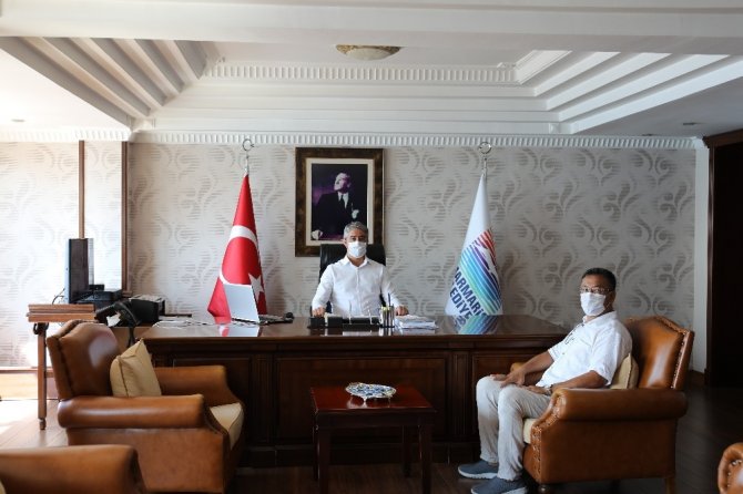 Doğu Türkistan Meclis Başkanı Tümtürk’den ziyaret