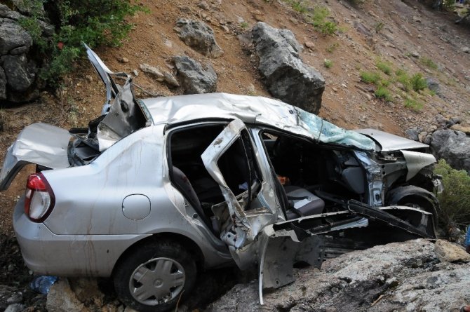 Alanya’da otomobil uçuruma yuvarlandı: 3 ölü, 4 yaralı