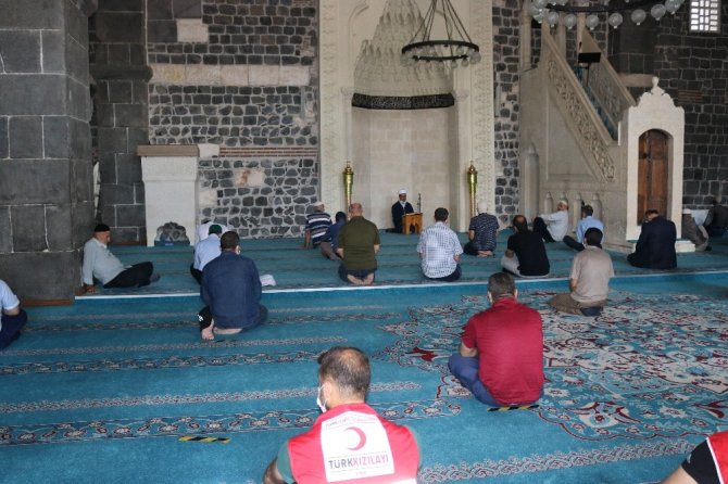 Diyarbakır Ulu Cami’den Ayasofya’ya kucak dolusu sevgi mesajı