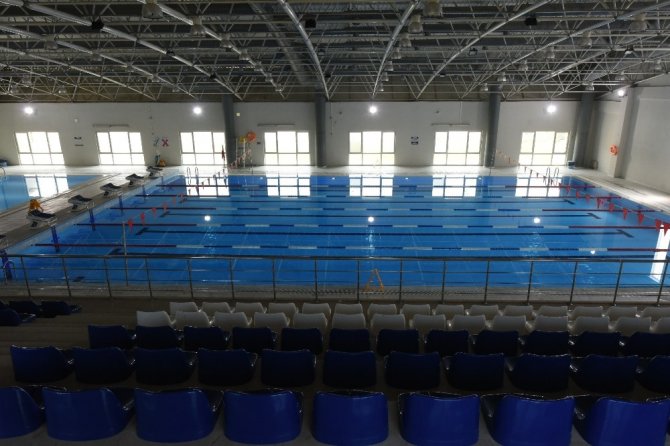 Düzce Üniversitesi’nin yüzme havuzu açıldı