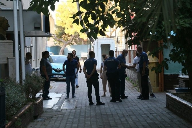 İzmir’de silahla vurulan öğretmenevi müdürü ağır yaralandı