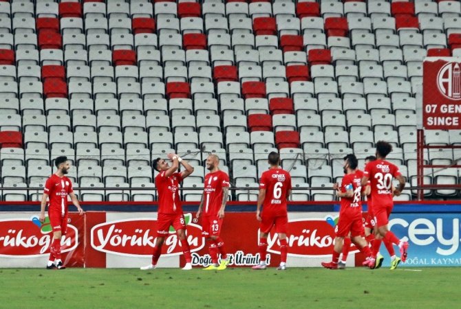 Antalyaspor, çıkışını sürdürüyor