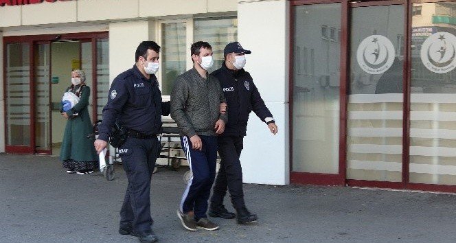 Trabzon’da doktora oksijen tüpüyle saldıran şahsın yargılanmasına başlandı