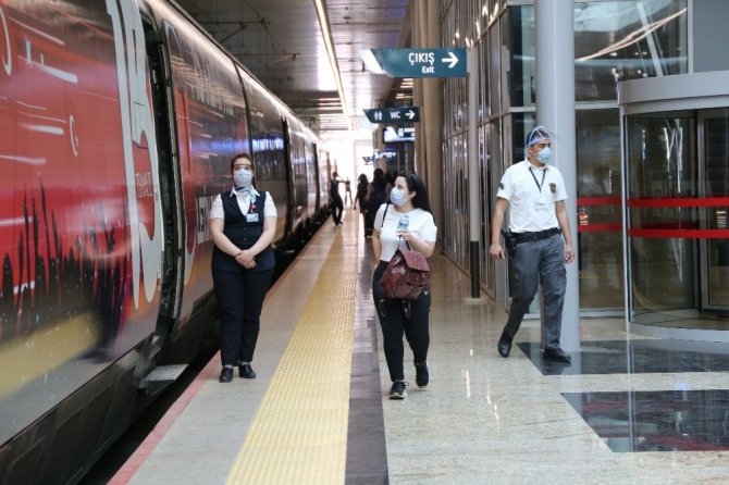 15 Temmuz Demokrasi ve Milli Birlik Treni ilk seferi için Ankara’dan İstanbul’a hareket etti