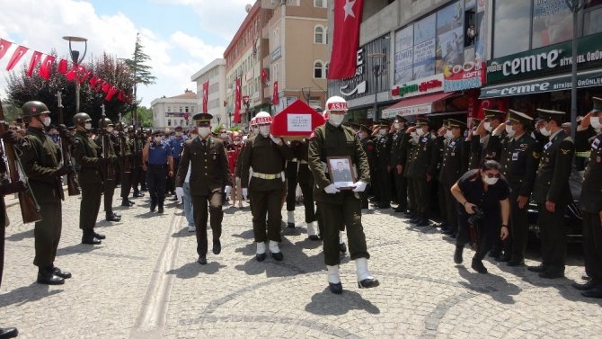 Şehit Astsubay Ethem Demirci son yolculuğuna uğurlandı