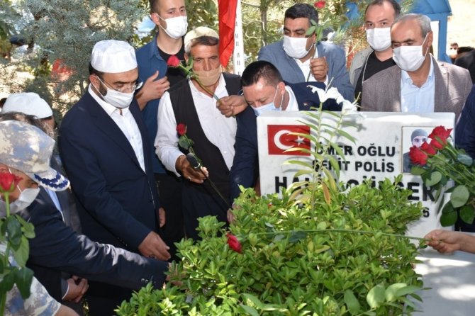 Başkan Beyoğlu 15 Temmuz şehitlerini unutmadı