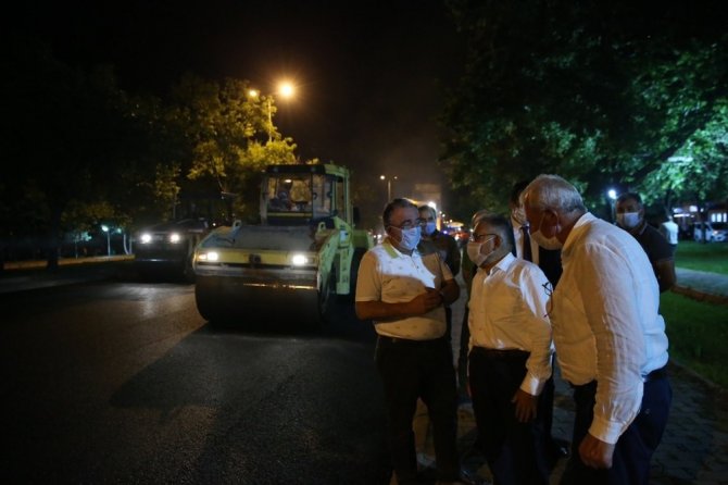 Osman Kavuncu Bulvarında asfalt yenileme çalışmaları sürüyor