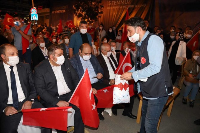 Palandöken Belediyesinden 15 Temmuz'a özel maske