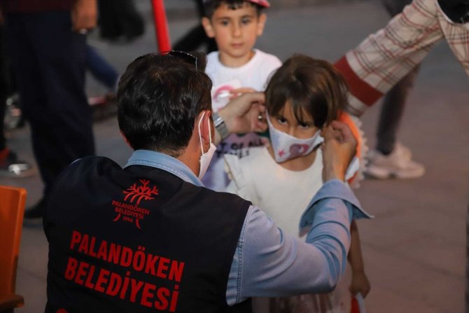 Palandöken Belediyesinden 15 Temmuz'a özel maske