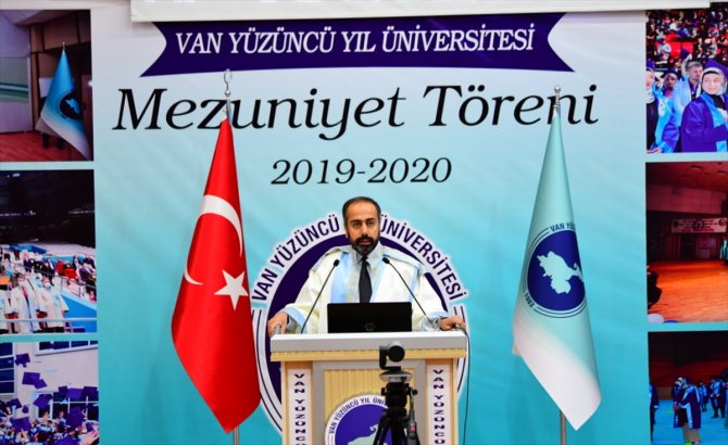 Van YYÜ'de mezuniyet töreni