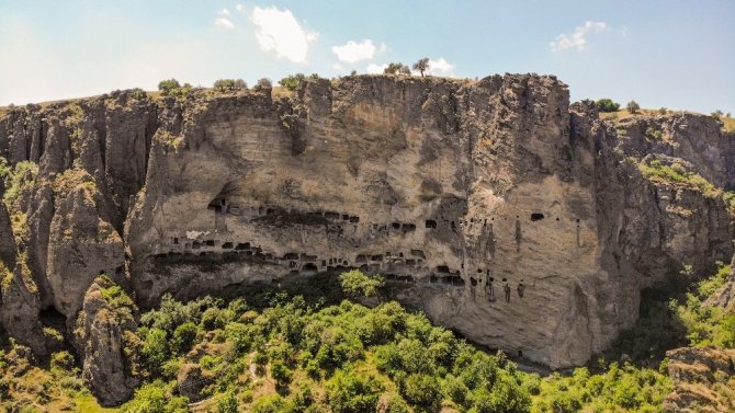İnönü Mağaraları tarihi ve doğasıyla görenleri hayran bırakıyor