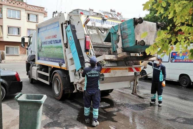 Şahinbey Belediyesi temizlik işleri ekipleri bayram boyunca görev başındaydı