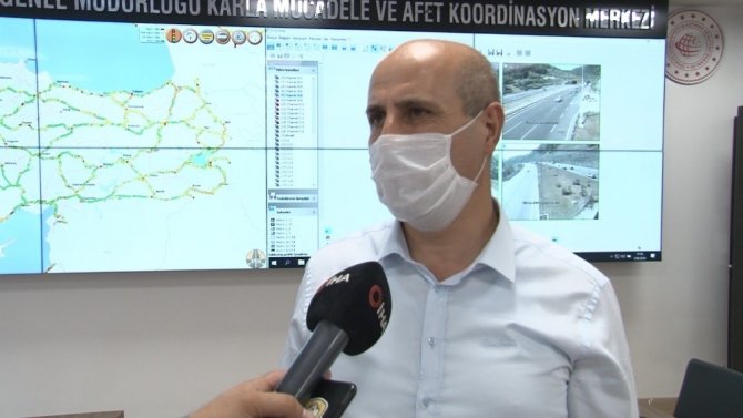Bayram dönüşü yollar Acil Koordinasyon Merkezi’nden takip ediliyor