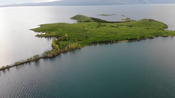 Akçakale Adası 10 bin yıllık tarihin izlerini taşıyor