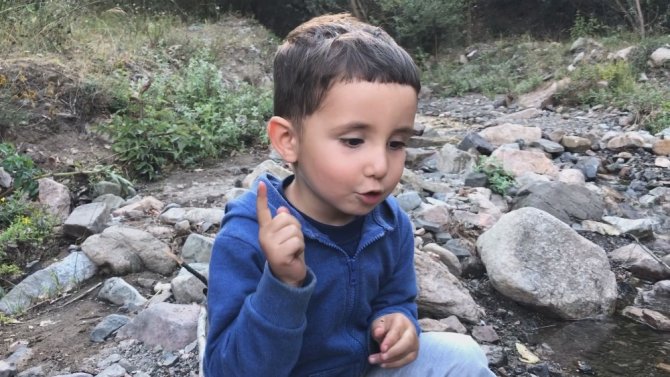 4 yaşındaki Batuhan’dan “Lütfen çevreyi kirletmeyelim” uyarısı