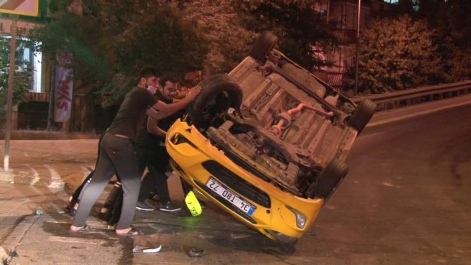 Ümraniye’de taksi takla attı: 1 yaralı