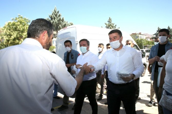 Aksaray Belediyesi şehrin maske ihtiyacını karşılıyor