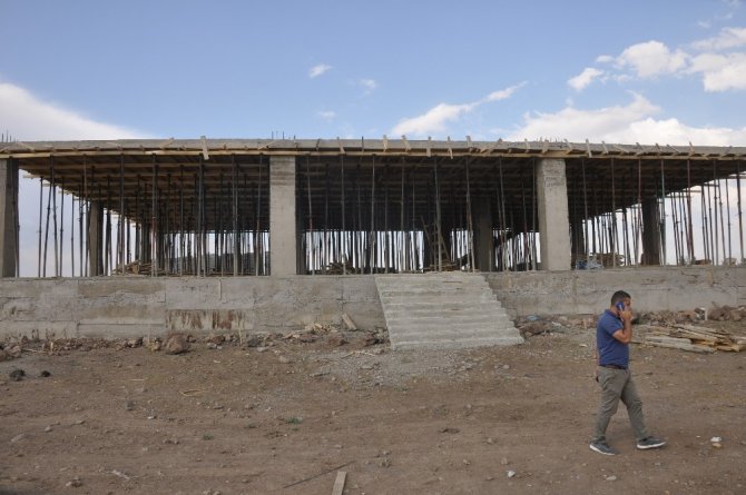 Bulanık’ta sosyal tesis inşaatına başladı