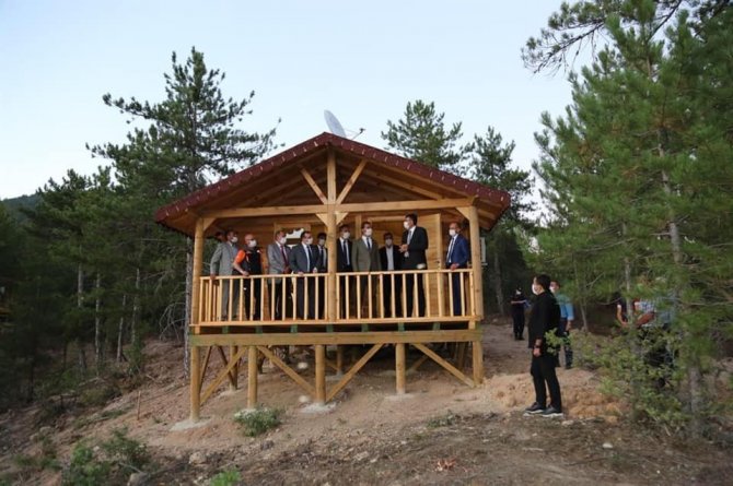 Bungalov evlerini inceledi