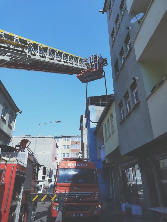 Kars’ta ateşle oynayan çocuklar yangın çıkardı