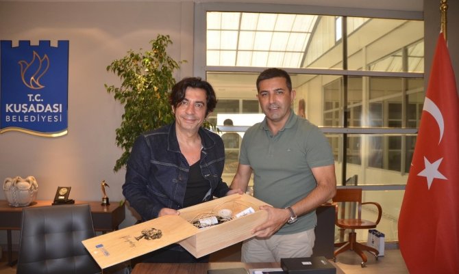 Ünlü televizyoncu Okan Bayülgen, Başkan Günel’i ziyaret etti