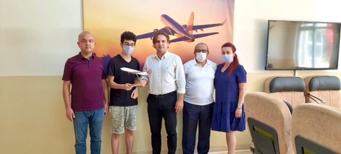 Aksu Uçak Bakım Lisesi, alanında birinci sırada yerini aldı