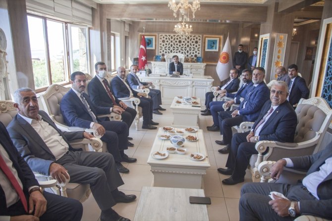 AK Parti Milletvekilleri Kiler ve Taşar'dan Ahlat Belediyesine ziyaret