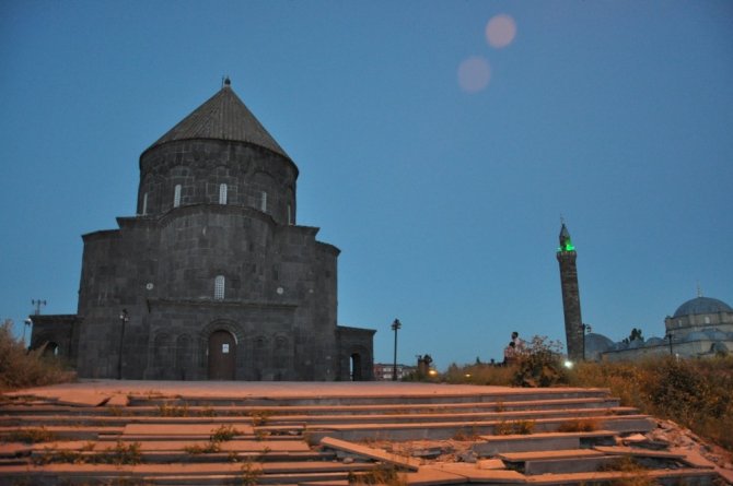 Kümbet Cami ışıkları geceleri yanmıyor